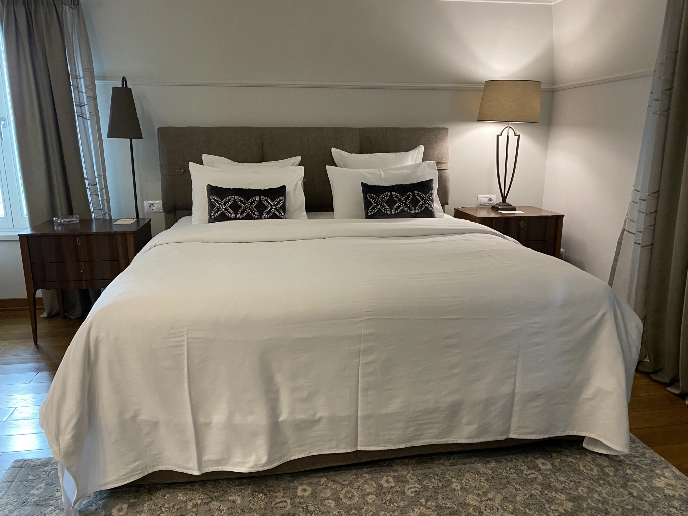 Стая Делукс с изглед към града