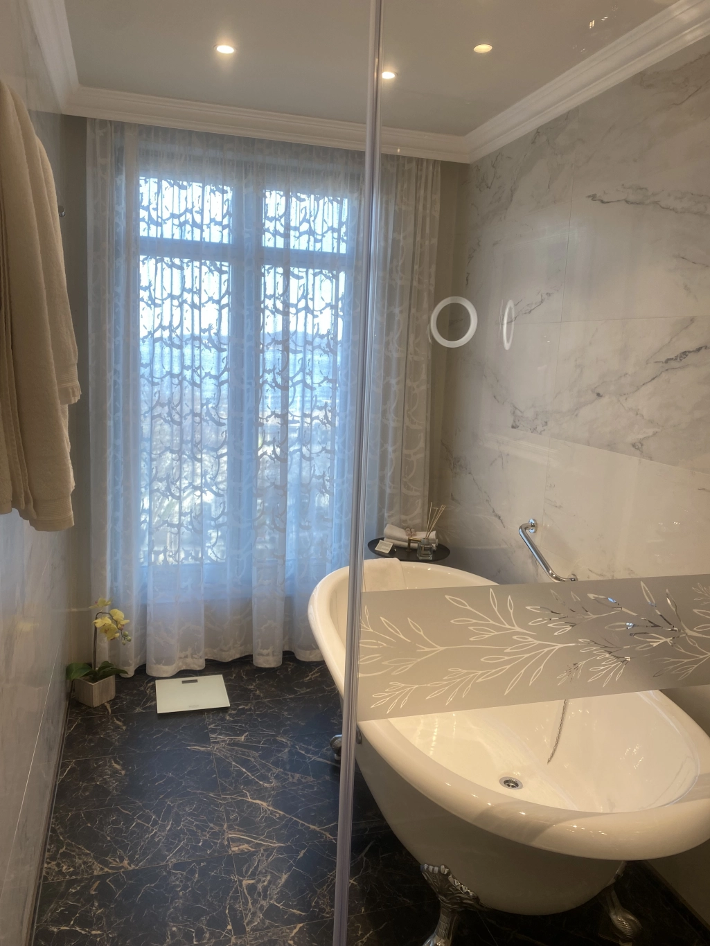 Стая "Гранд делукс" с изглед море, балкон и вана