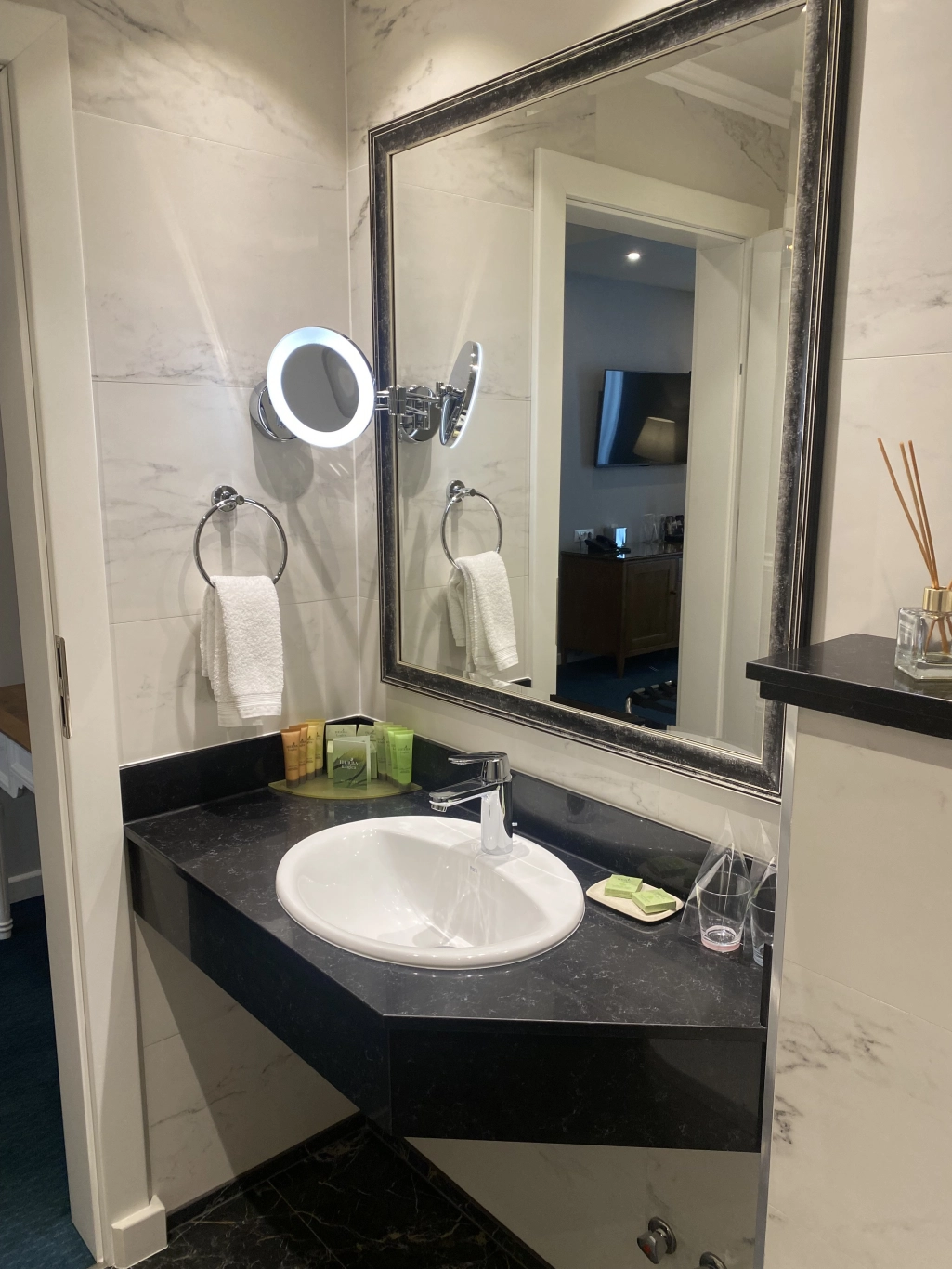 Номер на двоих