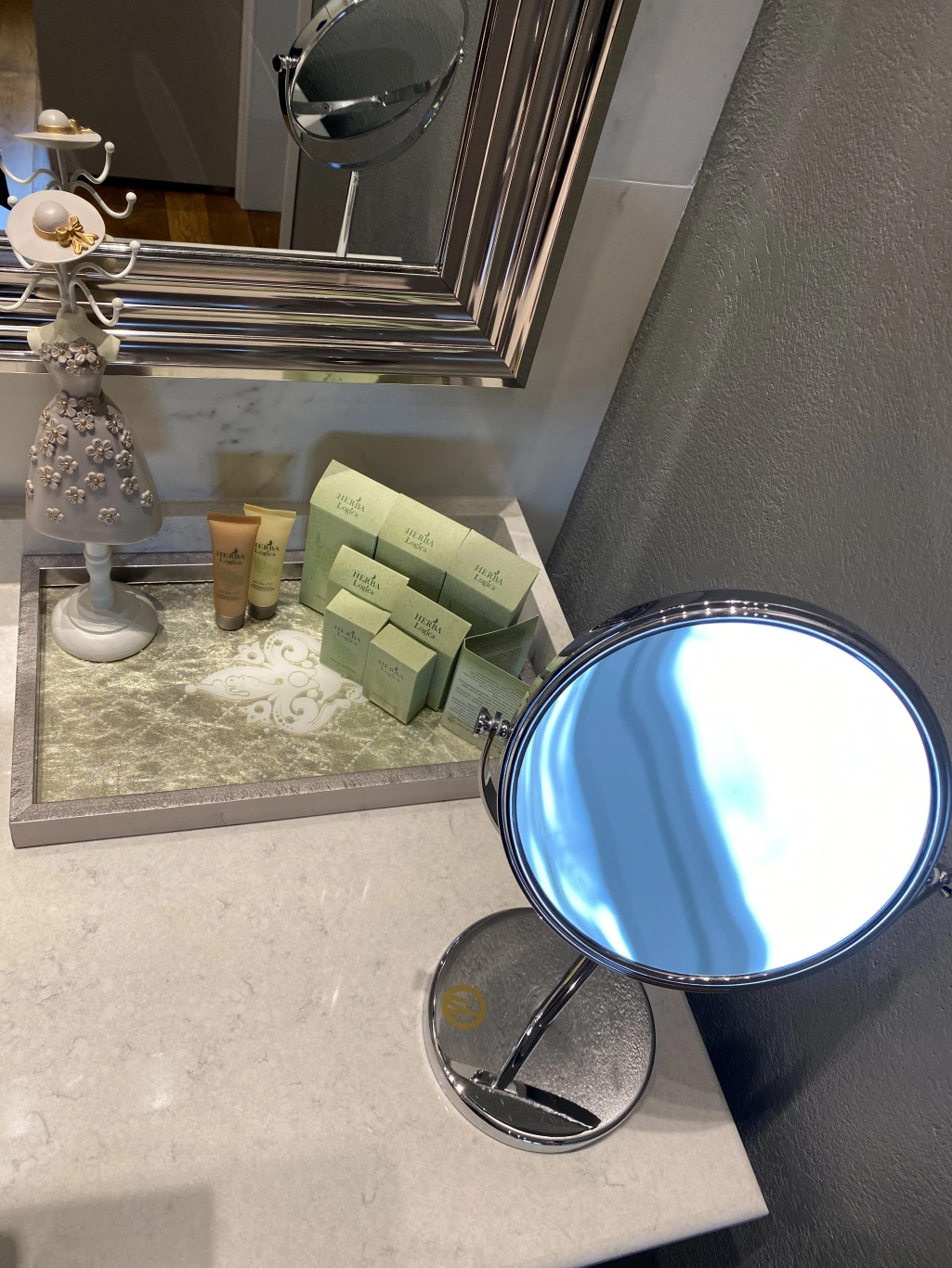 Стая Делукс с изглед към града