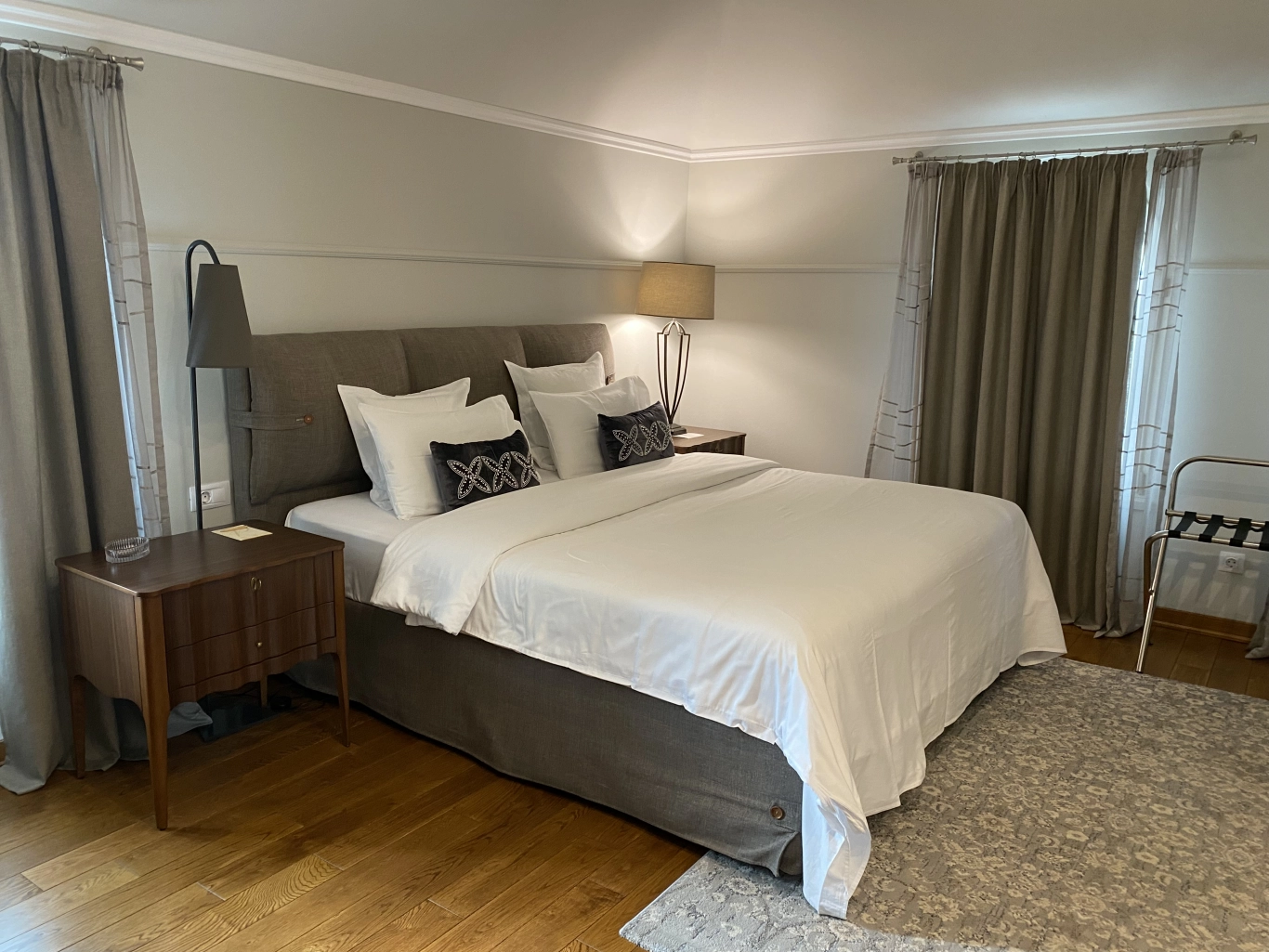 Стая Делукс с изглед към града