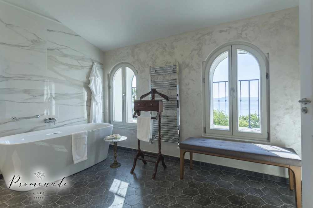 Room Deluxe with sea view