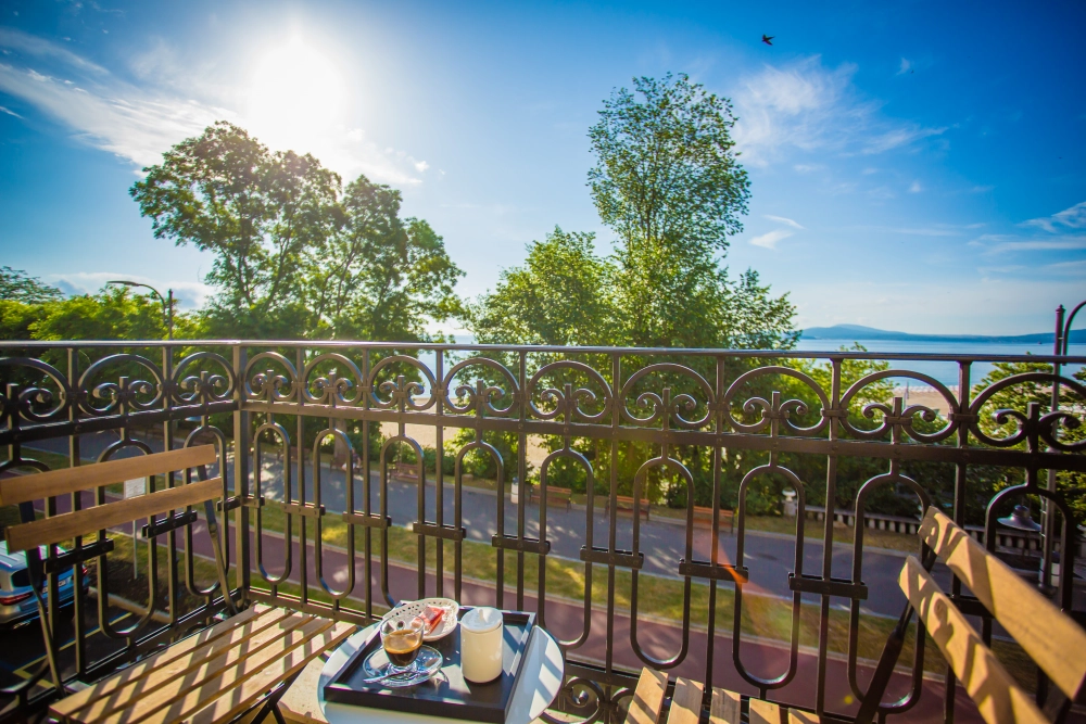 Studio Grand Deluxe with sea view  and balcony