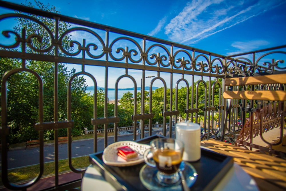 Studio Grand Deluxe with sea view  and balcony