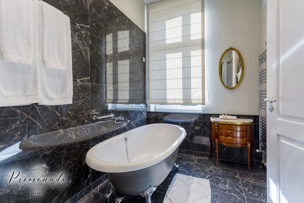Studio Grand Deluxe with sea view  and balcony