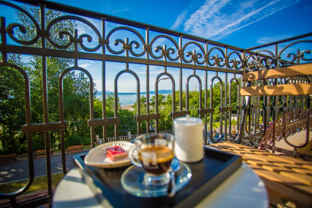 Studio Grand Deluxe with sea view  and balcony